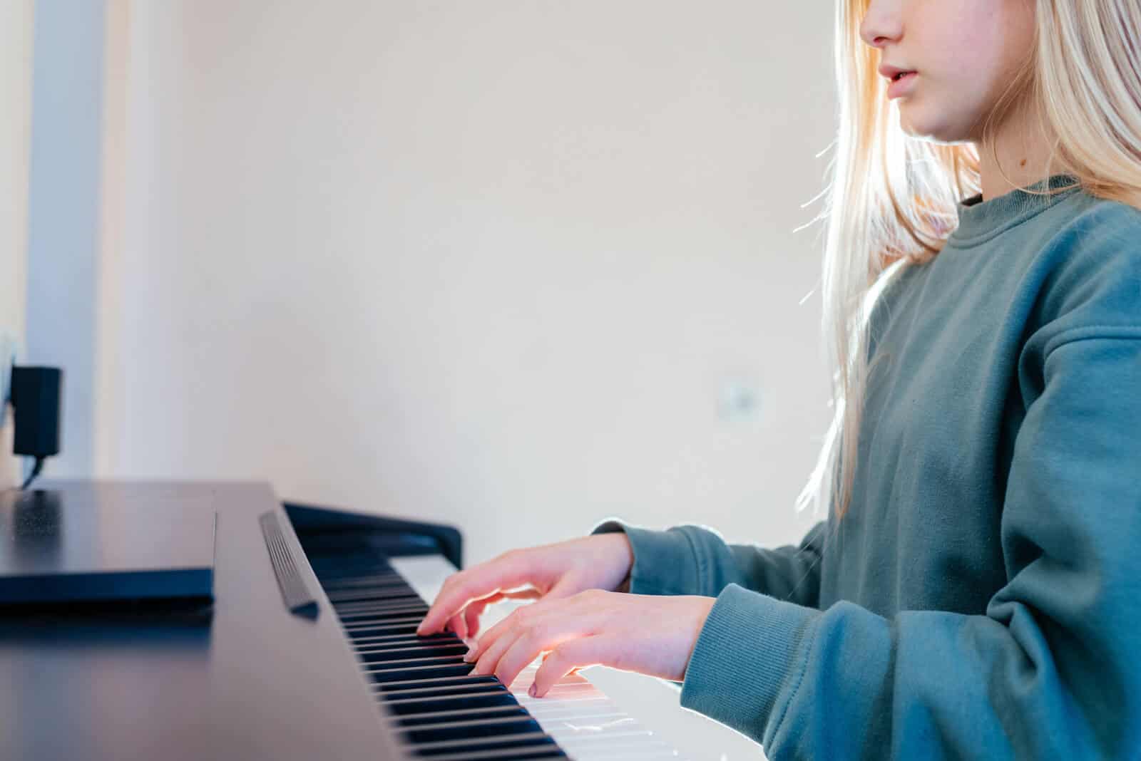Mastering the Keys: Piano Lessons for Beginners